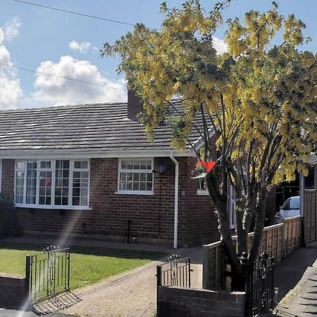 Spring Gardens Holiday Bungalow Cayton Exterior photo